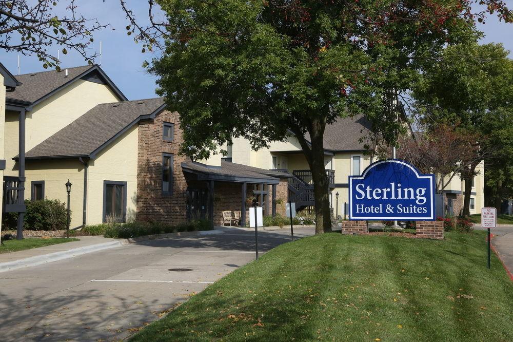 Sterling Hotel And Suites Clive Kültér fotó